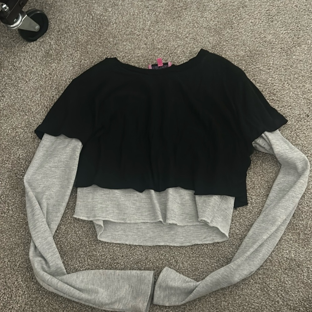 Long sleeve crop top